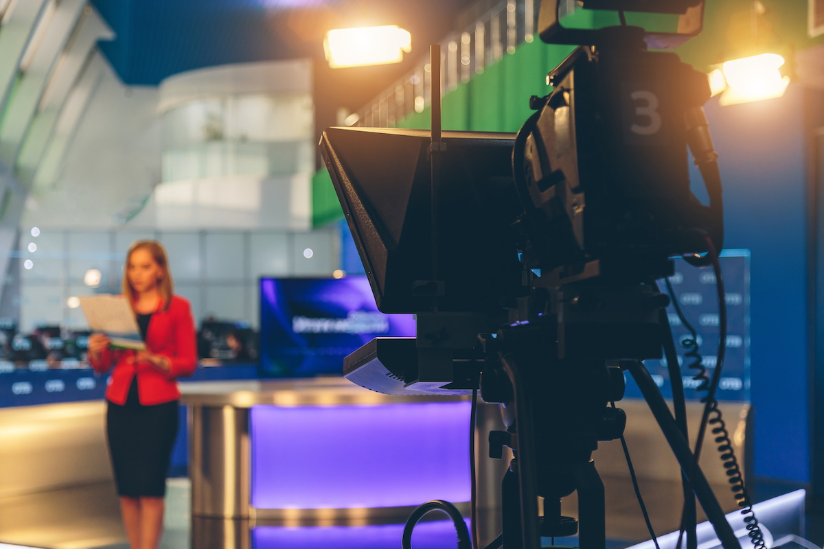 how-to-become-a-news-anchor-careerguide