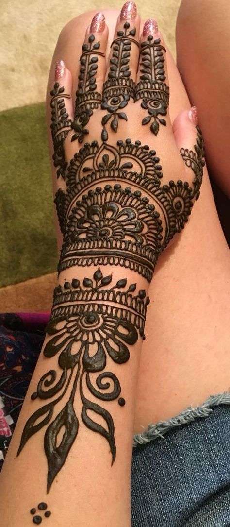 50 Creative Henna Tattoo Designs for Your Inspiration | Inspirationfeed |  Henna tattoo designs, Finger henna, Henna tattoo