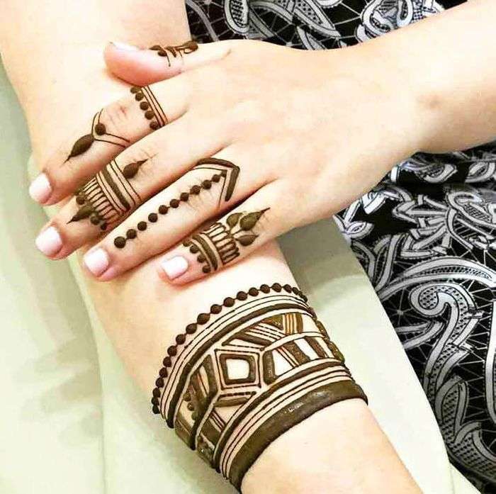 Latest Arabic Mehandi Designs 16