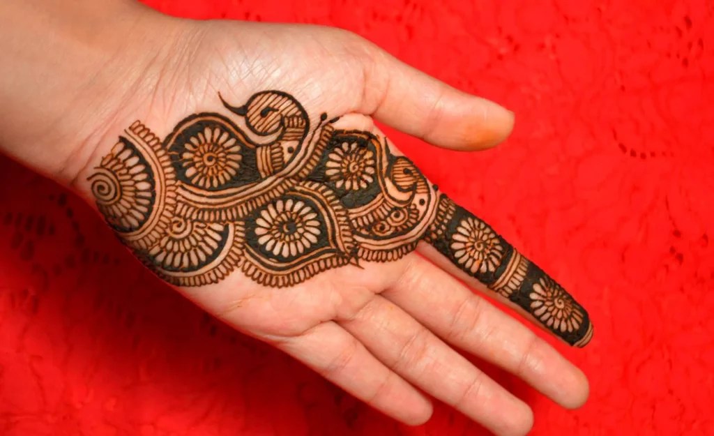 15+ Intricate Floral Mehendi Designs We're Gushing Over! | WeddingBazaar