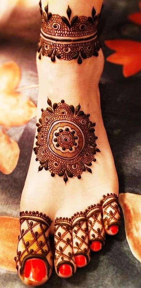 Arabic Mehandi for Legs at best price in Achanta | ID: 7786068997