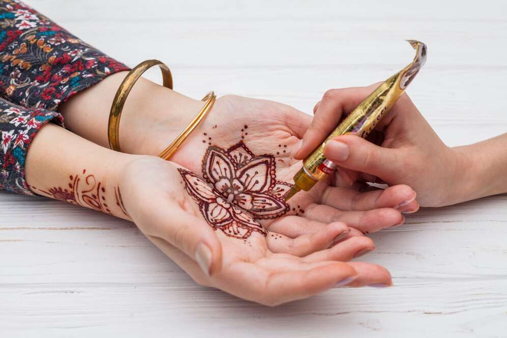 Artist Making Mehndi Womans Palms 23 2148074857