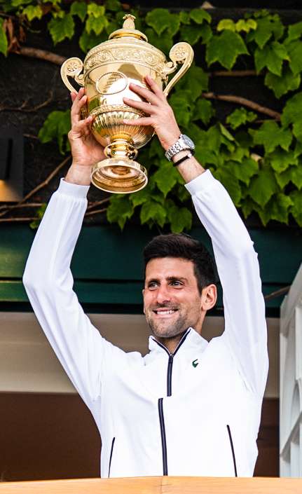 Novak Djoković Trophy Wimbledon 2019 Croped And Edited